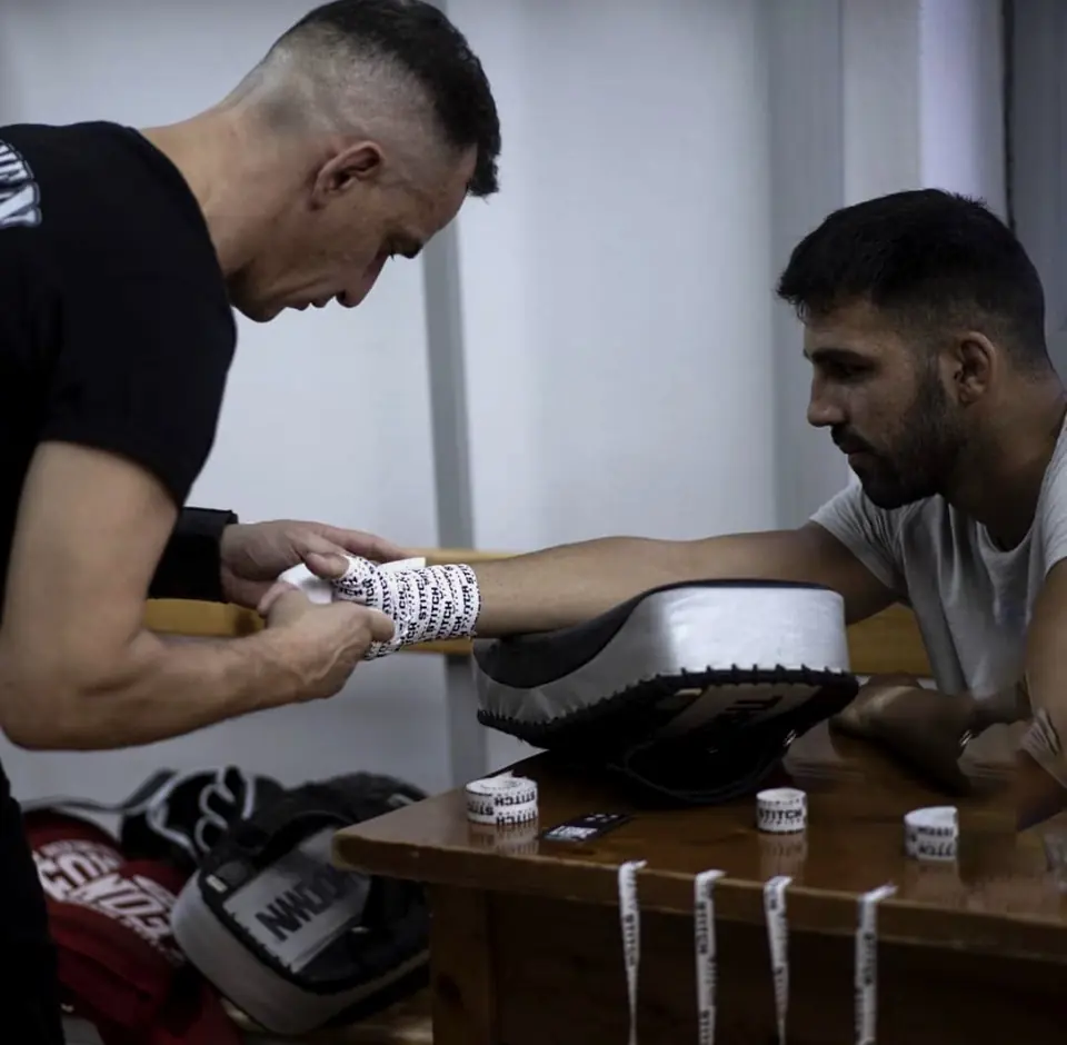 Hand wrapping με ταινία Stitch Premium